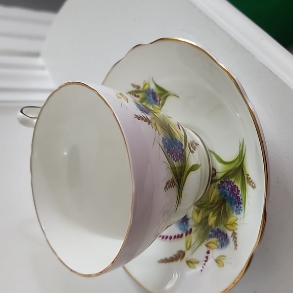 Regency Bone China Tea Cup & Saucer - Picture 4 of 7